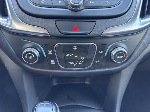 Used 2021 Chevrolet Equinox LT image 26