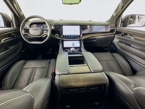 Used 2023 Jeep Grand Wagoneer Series II image 40