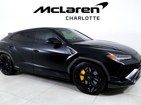 Used 2024 Lamborghini Urus Performante AWD/4WD image 2