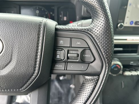 Certified 2025 Toyota Tacoma SR5 AWD/4WD image 20