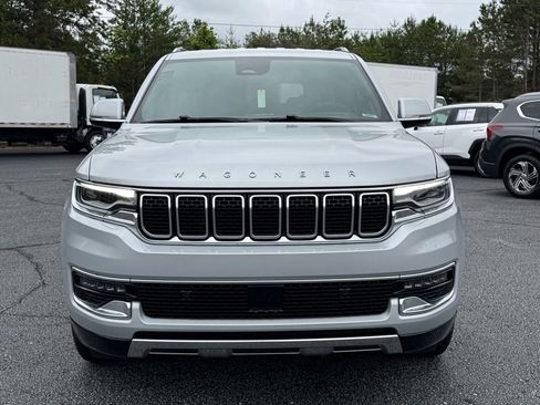 Used 2022 Jeep Wagoneer Series III w/ Rear Seat Video Group 1 image 8