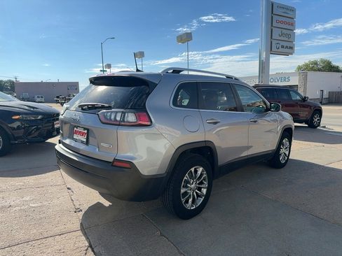 Used 2021 Jeep Cherokee Latitude Plus w/ Mopar Interior Package AWD/4WD image 6