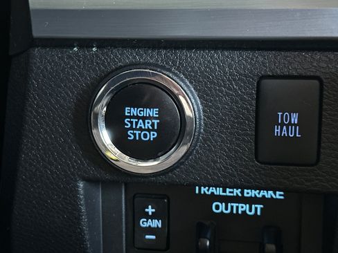 Used 2020 Toyota Tundra SR5 AWD/4WD image 21