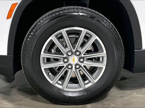 Used 2023 Chevrolet Traverse LT FWD image 10