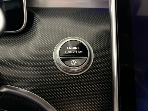 Certified 2025 Mercedes-Benz C 43 AMG 4MATIC Sedan image 27