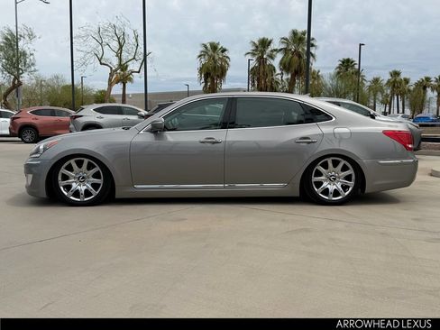 Used 2011 Hyundai Equus Signature RWD image 3