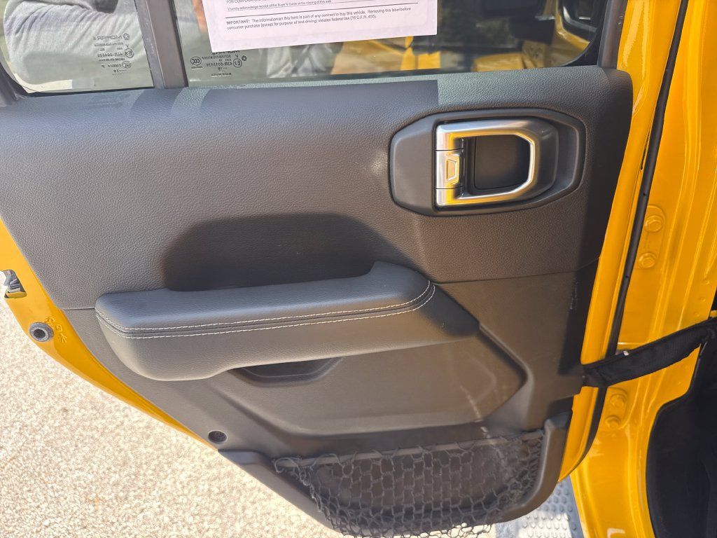 Used 2019 Jeep Wrangler Unlimited Sahara w/ Uconnect 4C Nav & Sound Group AWD/4WD image 25
