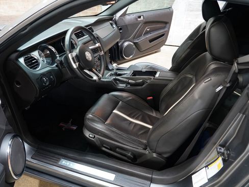 Used 2010 Ford Mustang GT image 40