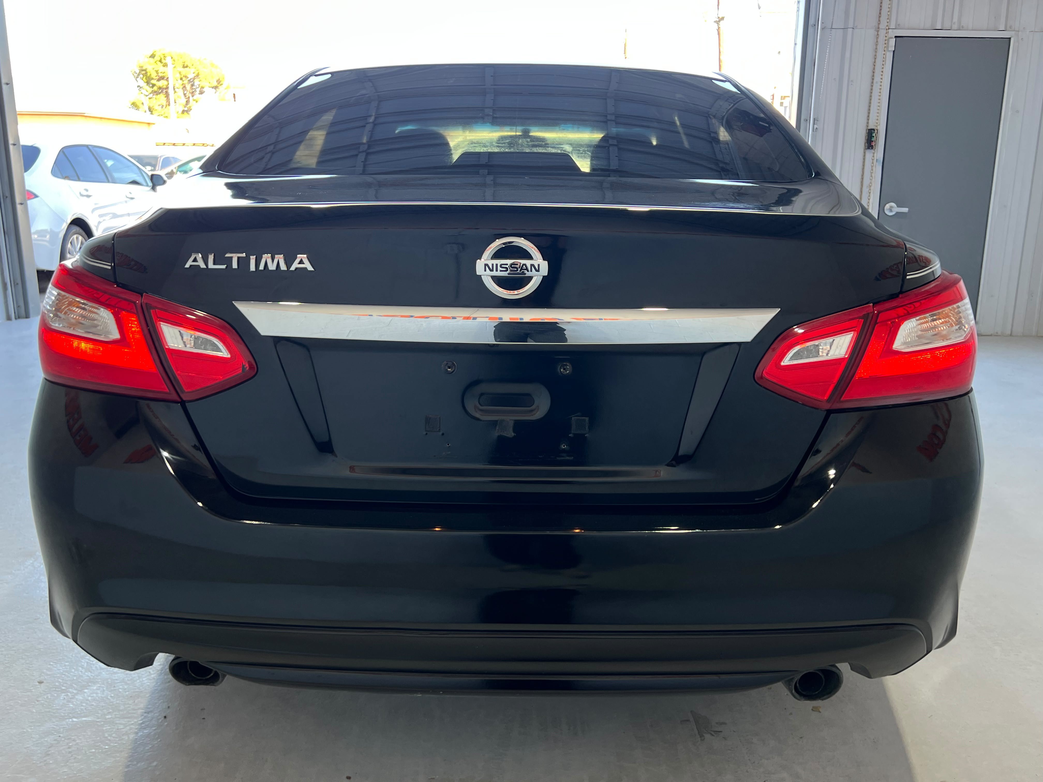 Used 2016 Nissan Altima 2.5 S w/ Power Driver Seat Package FWD image 4