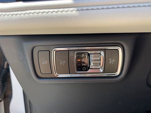 Used 2025 Lincoln Aviator Reserve RWD image 16