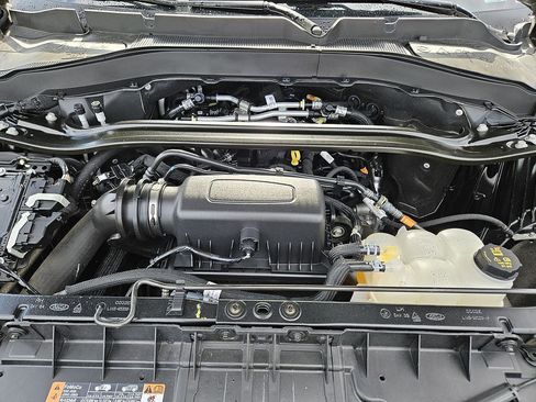 Used 2024 Ford Explorer Limited AWD/4WD image 22