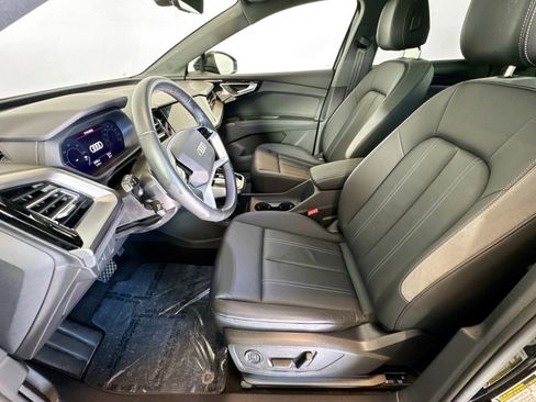 Used 2024 Audi Q4 e-tron Premium Plus w/ Premium Plus image 19