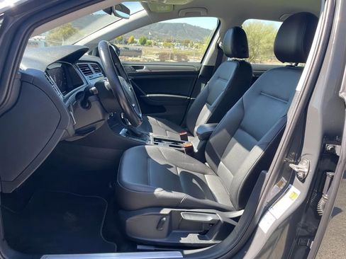 Used 2019 Volkswagen e-Golf SEL Premium image 16