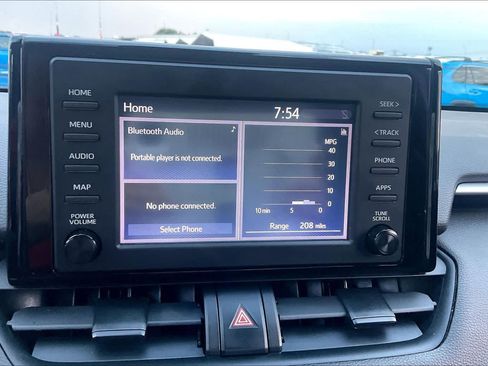 Used 2019 Toyota RAV4 LE FWD image 29