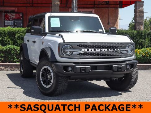 Used 2023 Ford Bronco Badlands w/ Sasquatch Package AWD/4WD image 2