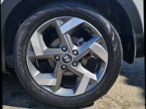 Used 2023 Hyundai Venue SEL image 29