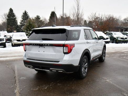 Used 2026 Ford Explorer Active w/ Active Comfort Package image 6