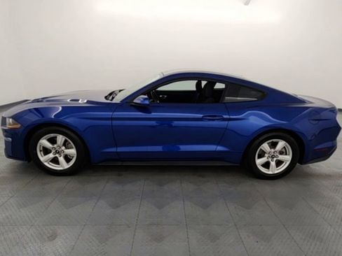 Used 2018 Ford Mustang Coupe image 4