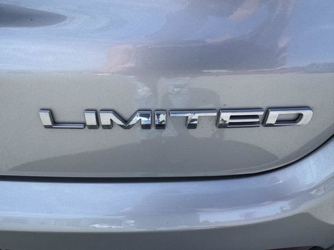 Used 2025 Jeep Compass Limited AWD/4WD image 27