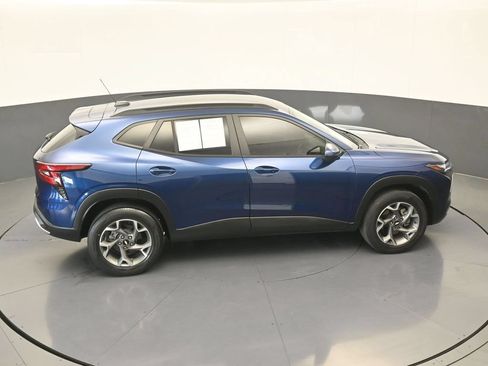 Used 2024 Chevrolet Trax LT FWD image 47