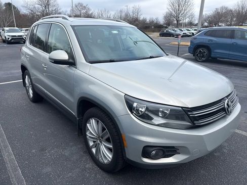 Used 2013 Volkswagen Tiguan SE image 1