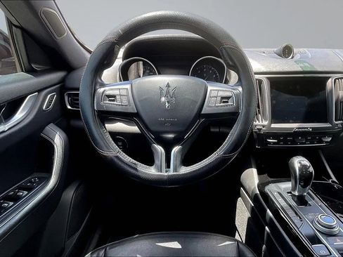 Used 2018 Maserati Levante AWD/4WD image 8
