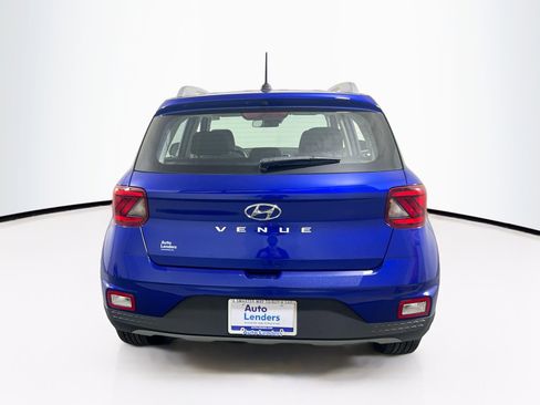 Used 2023 Hyundai Venue SEL FWD image 6
