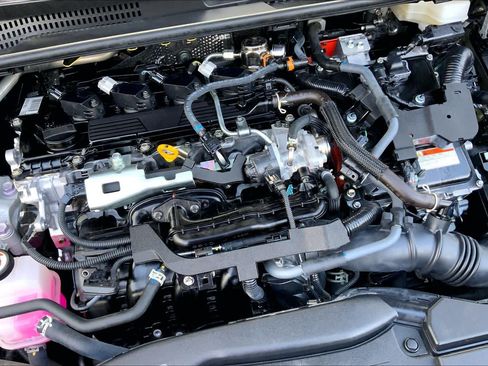 Used 2025 Toyota Prius LE FWD image 33
