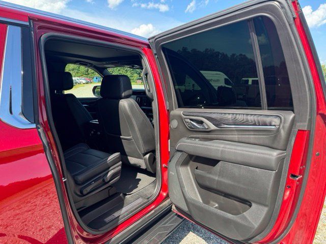 Used 2024 GMC Yukon XL Denali AWD/4WD image 16