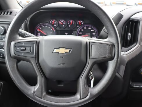 Used 2020 Chevrolet Silverado 1500 Custom w/ Custom Value Package AWD/4WD image 6
