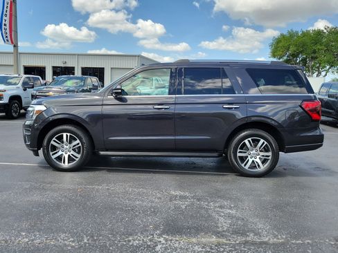 Used 2024 Ford Expedition Limited image 6