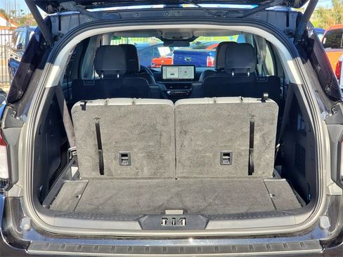 Used 2025 Ford Explorer Active w/ Active Comfort Package image 19