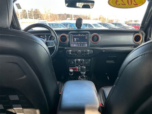 Used 2023 Jeep Gladiator Mojave w/ Cold Weather Group image 42