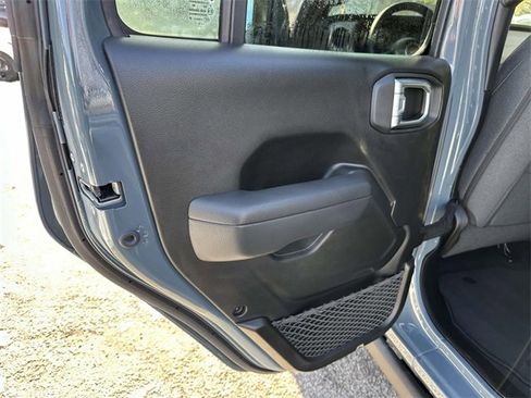 Certified 2024 Jeep Gladiator Nighthawk image 18