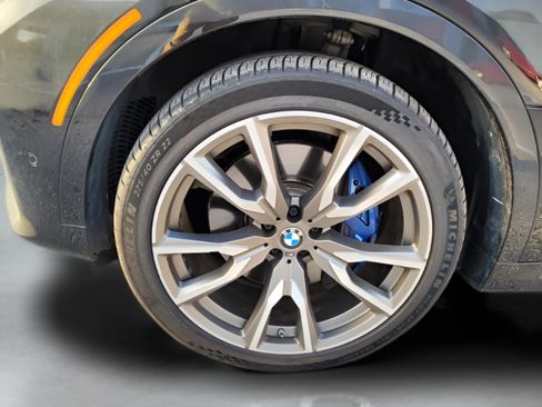 Used 2022 BMW X7 M50i w/ Luxury Seating Package image 34
