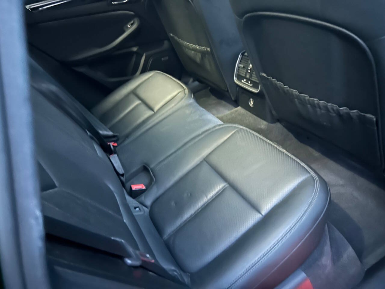 Used 2019 Porsche Macan AWD/4WD image 34