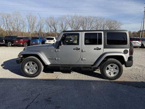 Used 2014 Jeep Wrangler Unlimited Sport image 6
