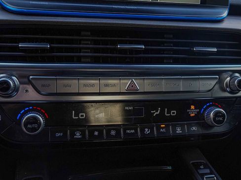 Certified 2022 Kia Telluride SX w/ SX Prestige Package image 19