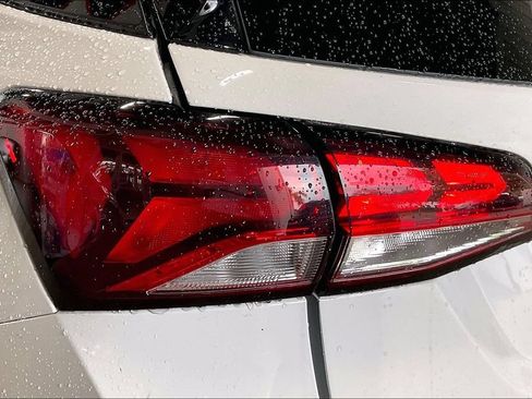 Used 2024 Chevrolet Equinox LT AWD/4WD image 17