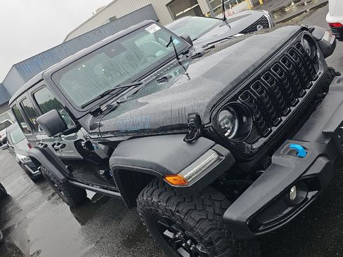 Used 2024 Jeep Wrangler Unlimited AWD/4WD image 2