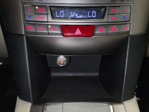 Used 2012 Subaru Outback 2.5i Limited AWD/4WD image 36