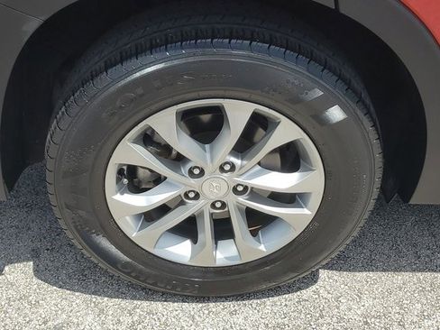 Used 2019 Hyundai Santa Fe SE FWD image 9