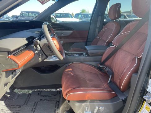 Used 2024 Lincoln Nautilus Black Label image 9