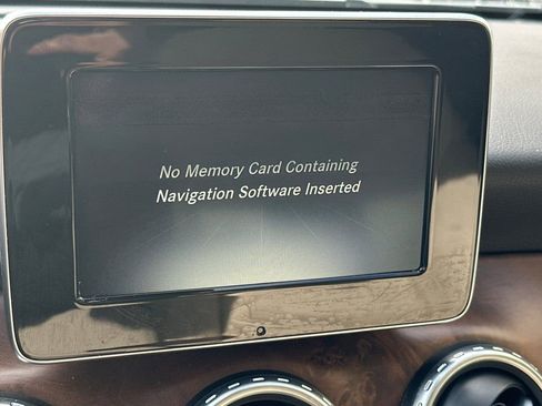 Used 2017 Mercedes-Benz GLA 250 4MATIC image 24