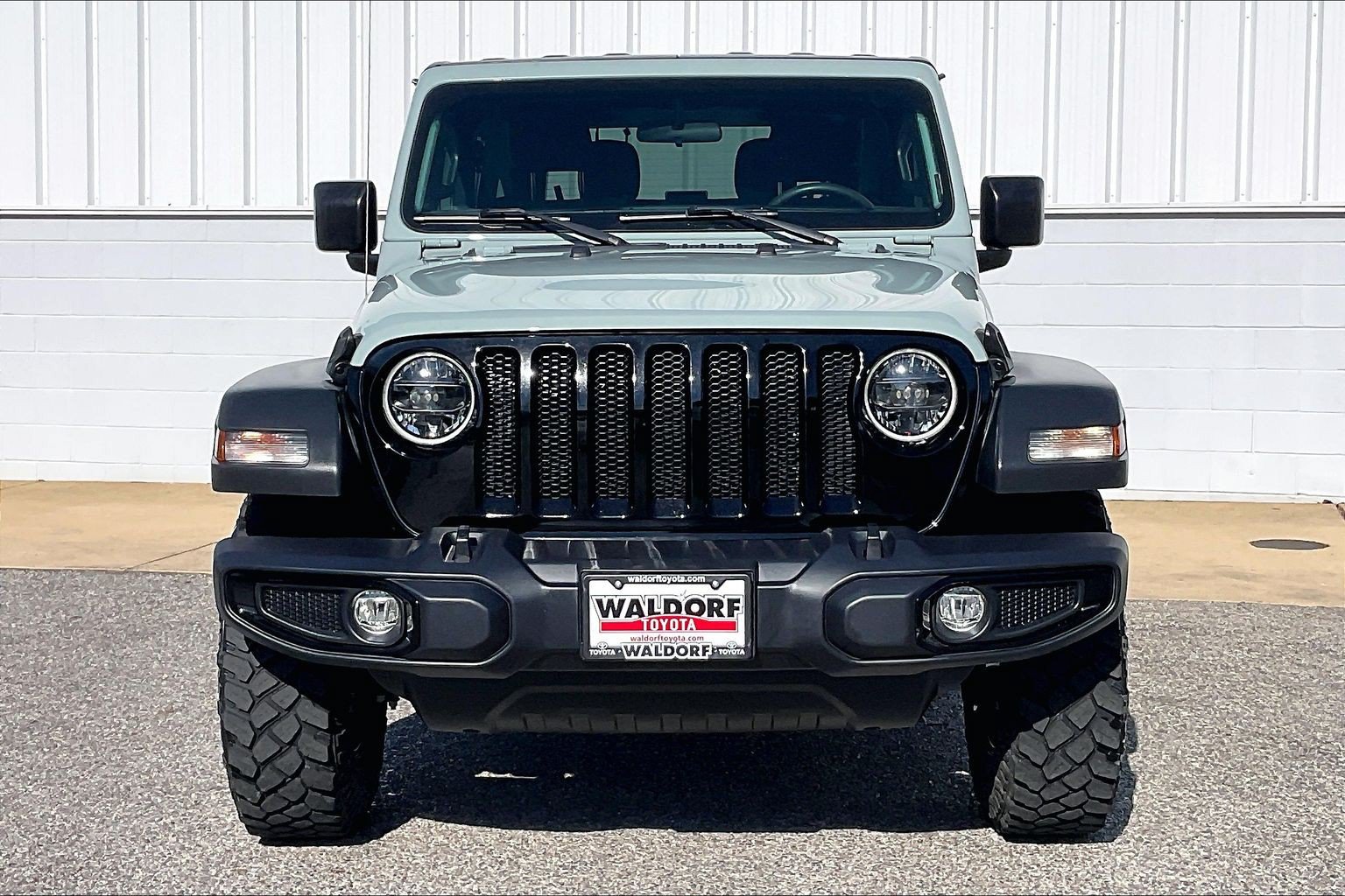 Used 2023 Jeep Wrangler Sport AWD/4WD image 3