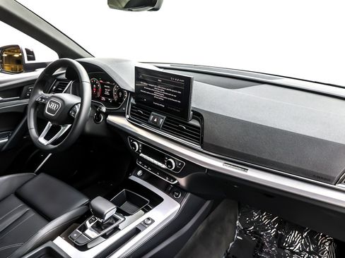 Used 2024 Audi Q5 2.0T Premium w/ Summer of Audi Package image 16