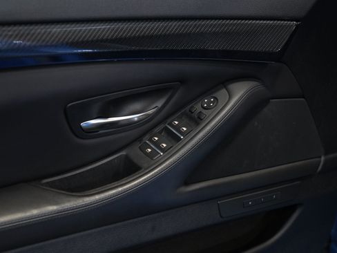 Used 2013 BMW M5 image 24