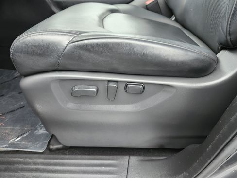 Used 2023 Nissan Armada SL w/ Captain's Chairs Package AWD/4WD image 29