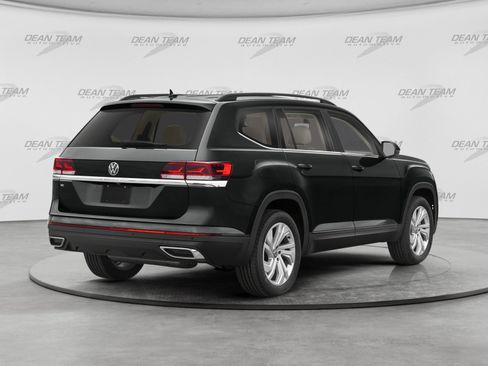 Used 2023 Volkswagen Atlas SE AWD/4WD image 2