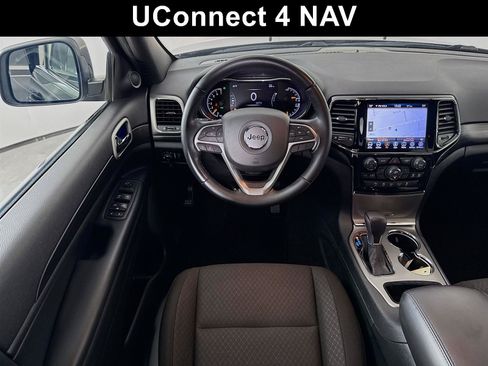 Used 2020 Jeep Grand Cherokee Laredo w/ 18" Wheel & 8.4" Radio Group AWD/4WD image 2